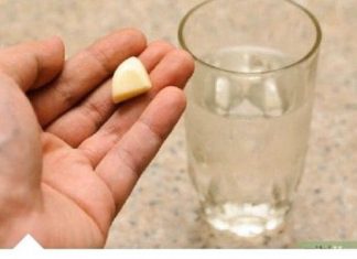 SVI ZNAMO KOLIKO JE LJEKOVIT BIJELI LUK, ALI OVO DO SADA NISTE ČULI: Voda od bijelog luka pravi ČUDA U ORGANIZMU, evo na šta sve utiče