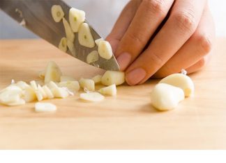 Bijeli luk je čudotvoran lijek: Ali ovih 5 grupa ljudi ne smiju da ga jedu!