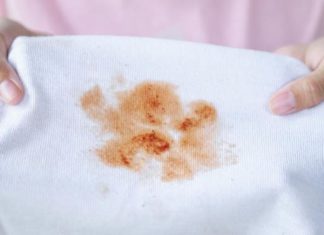3 sastojka koji brišu baš svaku fleku: Probajte ovaj trik i nikad više nećete baciti odeću zbog mrlja