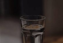 Pijte vodu sa malo ovog začina svako jutro i samo gledajte kako se salo brzo topi