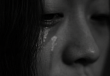 OVAKO IZGLEDA ŽENA KOJA JE NESRETNA U BRAKU: 10 signala koji se vide na kilometar