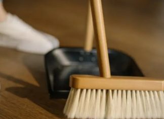 Gdje držite metlu? Ako je na ovom mjestu, tjerate novac iz kuće, bolje je odmah je sklonite