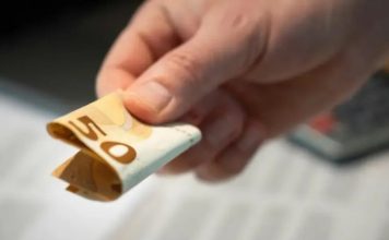 H0ĆETE DA VAM JE N0VČANlK PUN PARA? 1 novčanicu stavite na ovo mjesto i gledajte KAKO SE N0VAC G0MlLA…