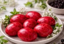 Na OVAJ NAČIN Ruskinje dobijaju NAJLEPŠE CRVENE NIJANSE I EFEKAT MERMERA: Uskršnja jaja izgledaju nestvarno, a tehnika je potpuno prirodna