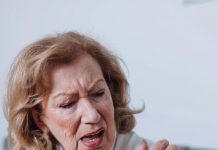 Nisu krivi geni i posao: Ako vas često bole ramena, evo koji emocionalni teret zapravo nosite na duši