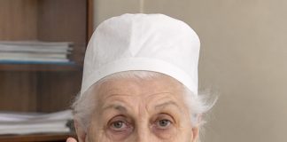 Nanesite ovo ulje na noge pre spavanja: Zaboravljena metoda lekara za očuvanje krvnih sudova i zglobova