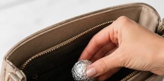 Svaki dan stavlja kuglicu od alu-folije u tašnu: Kad čujete zašto to radi – uradićete isto