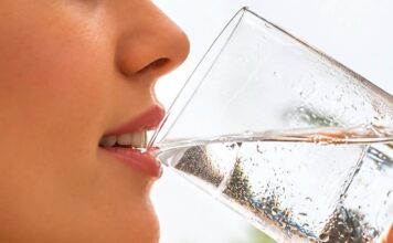 Pila je 3 l vode dnevno zbog glavobolje i loše probave, evo šta joj je to učinilo!